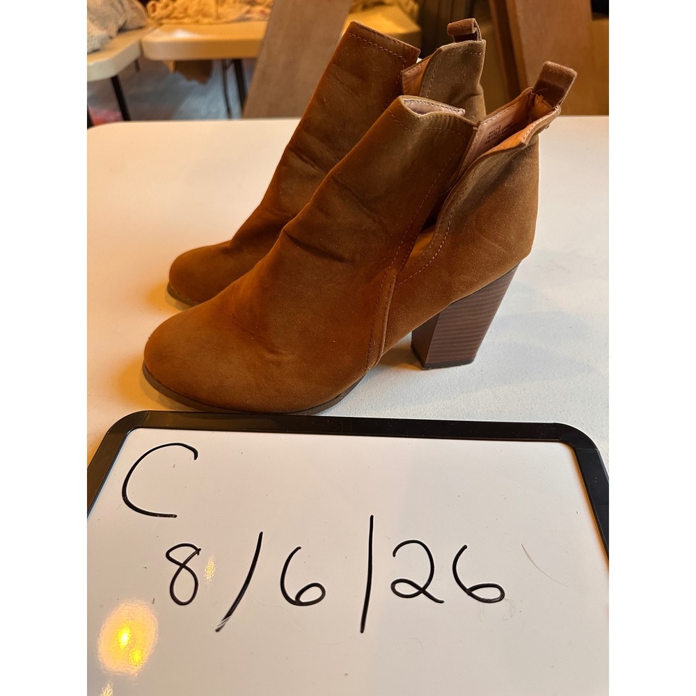 Chase & Chloe Willy-3 Cognac Brown Faux Suede Cutout Block Heel Ankle Boots 9